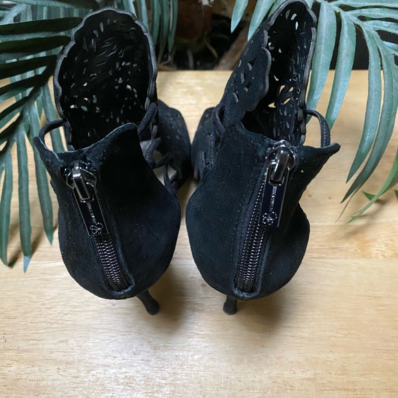 Jessica Simpson high heel zipper booties. - Picture 2 of 6